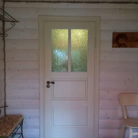 сімейна хатинка *